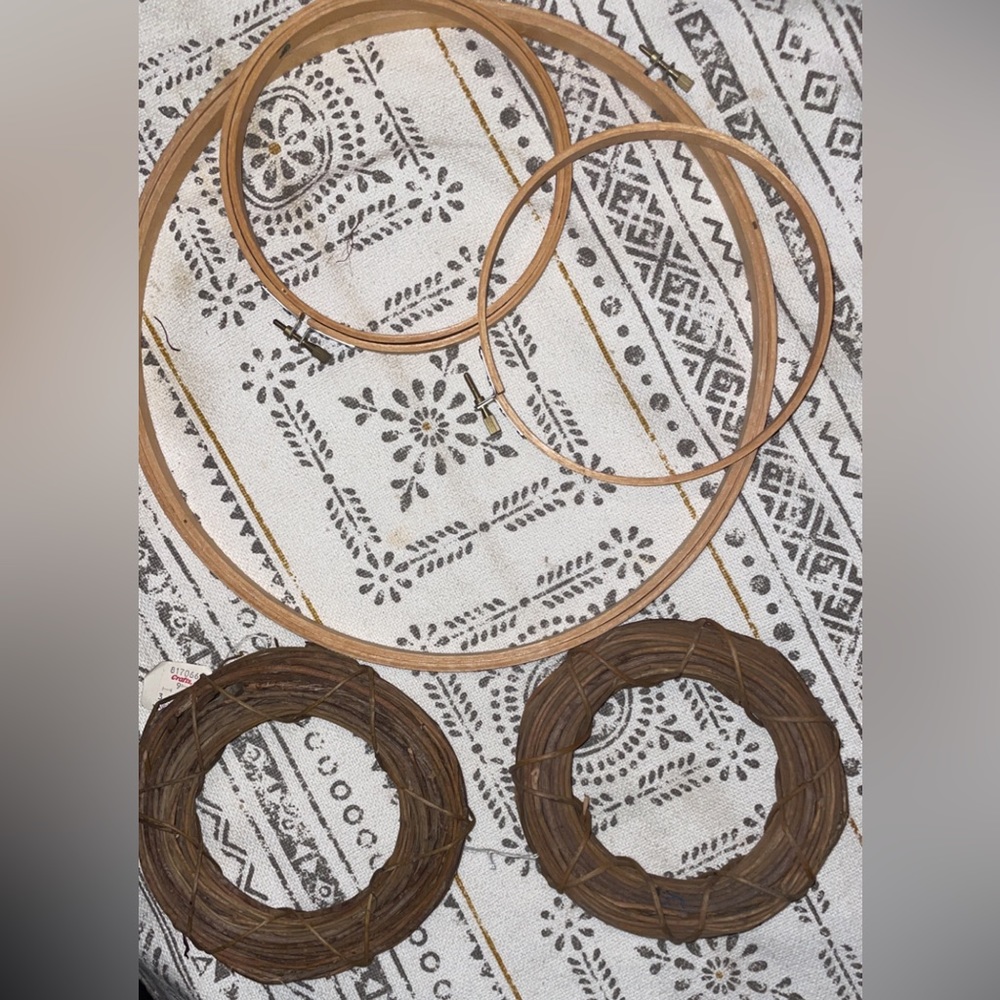 #lot of #knitting rings and #wreaths.